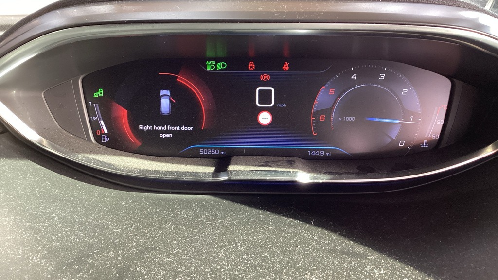 Used Peugeot 3008 2018 for sale - 76906401: Photo 9