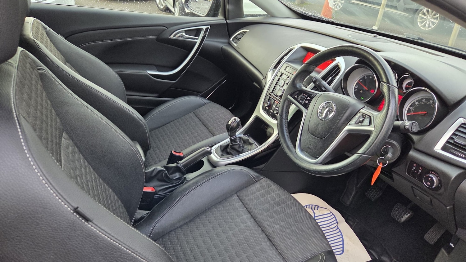 Used Vauxhall Astra GTC 2013 for sale - 76365250: Photo 8