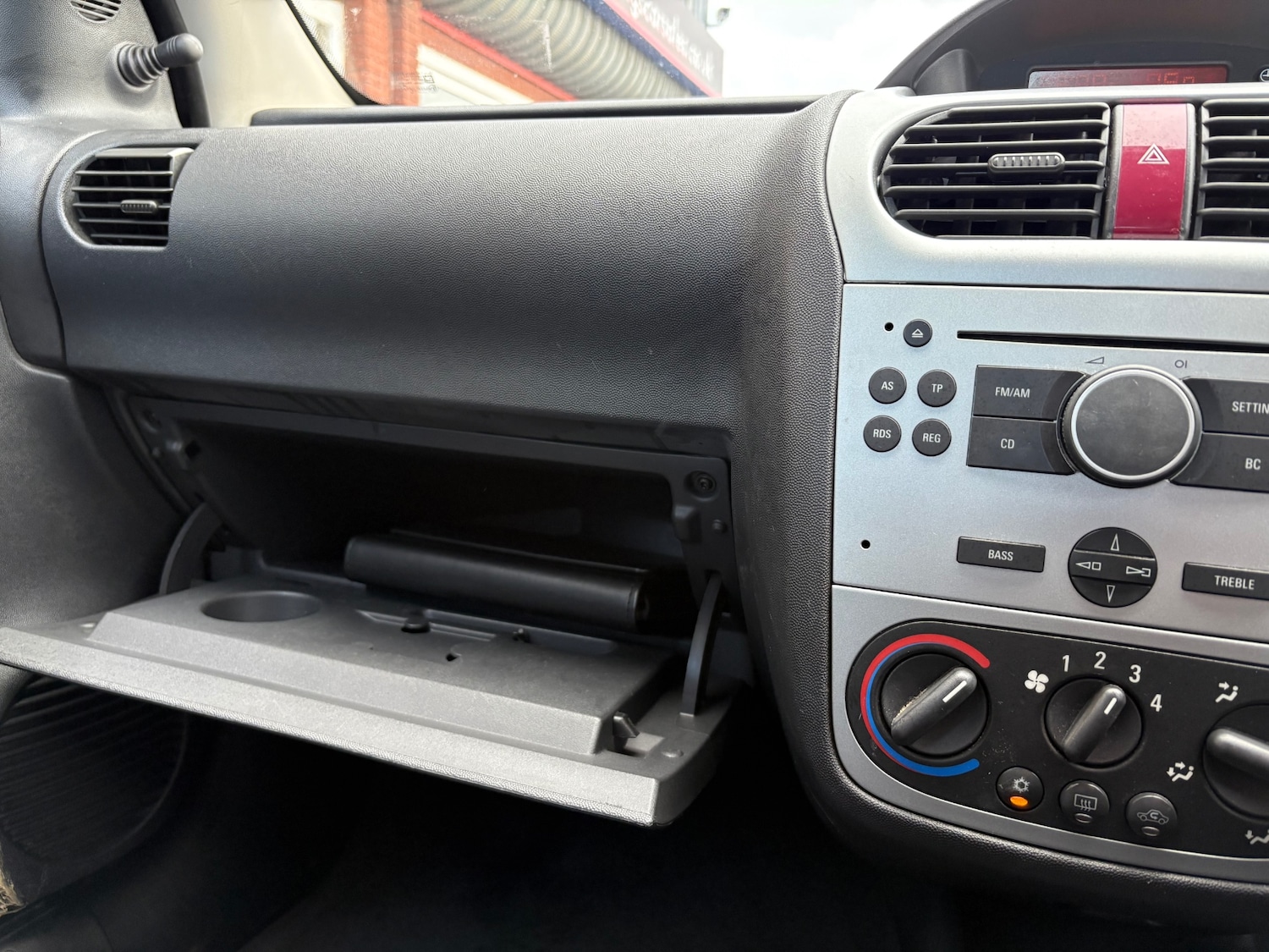 Used Vauxhall Corsa 2006 for sale - 76289174: Photo 17