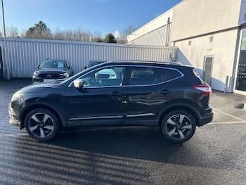 Used Nissan Qashqai 2017 for sale - 77273951: Photo