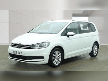 Used Volkswagen Touran 2019 for sale - 78776810: Photo
