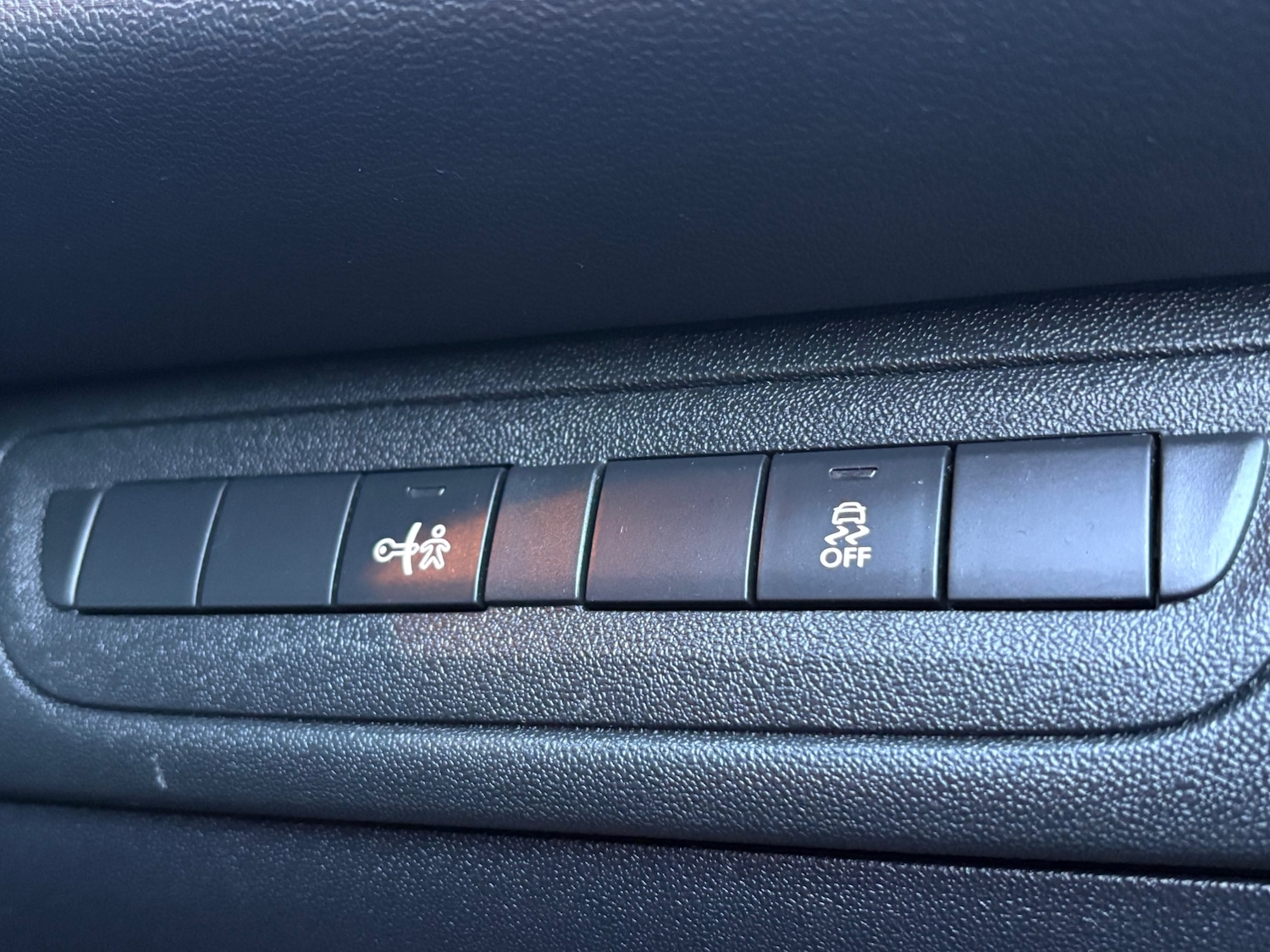 Used Peugeot 208 2014 for sale - 76363132: Photo 19