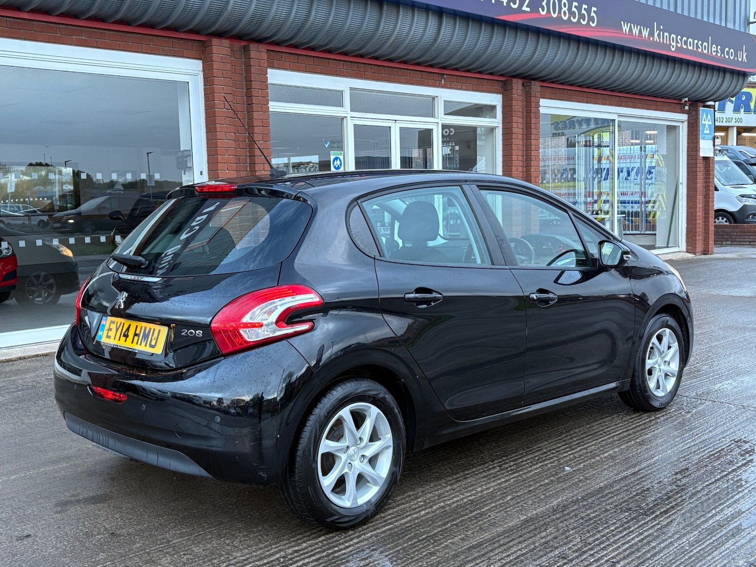 Used Peugeot 208 2014 for sale - 76363132: Photo 5