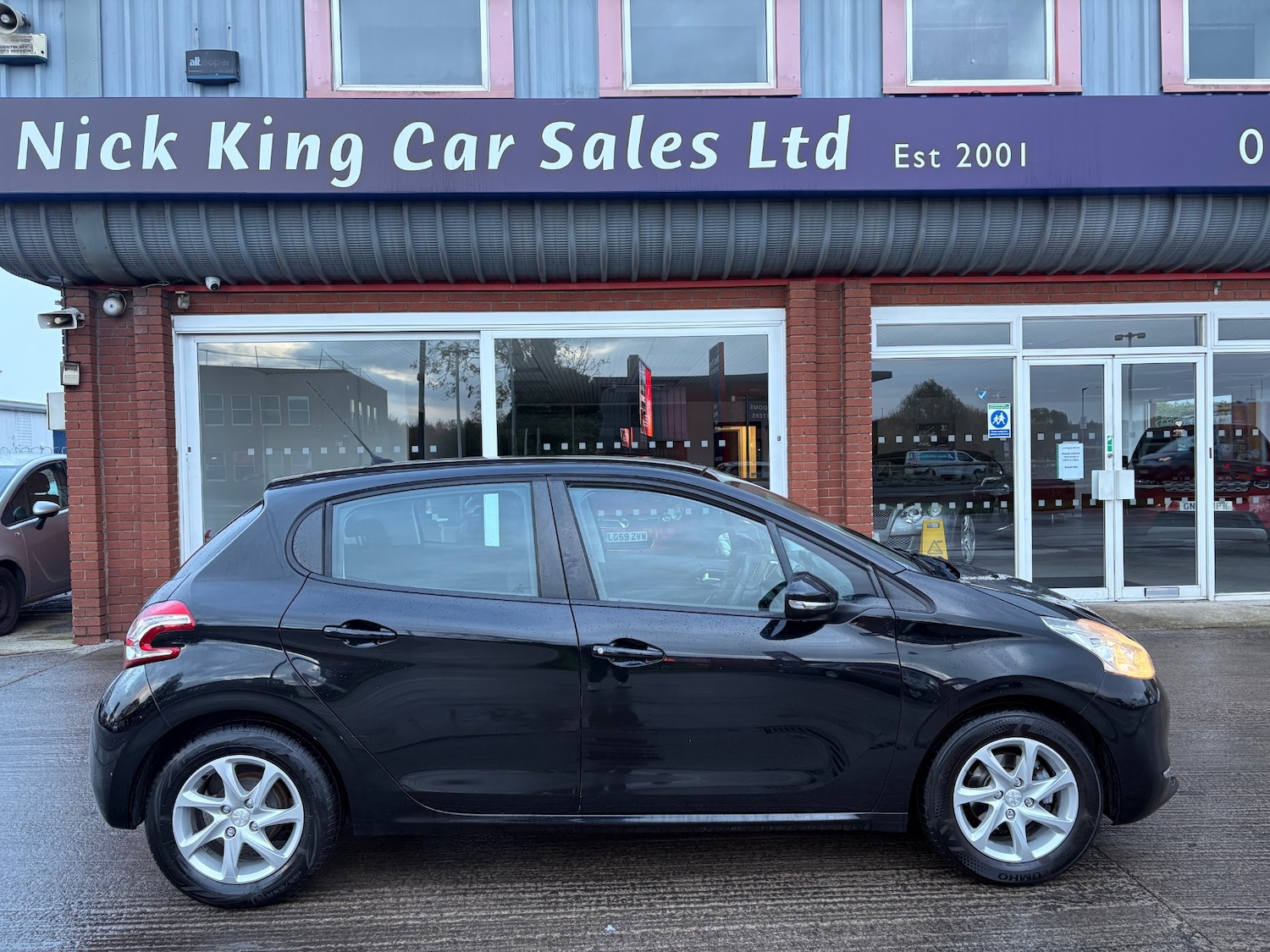 Used Peugeot 208 2014 for sale - 76363132: Photo 9