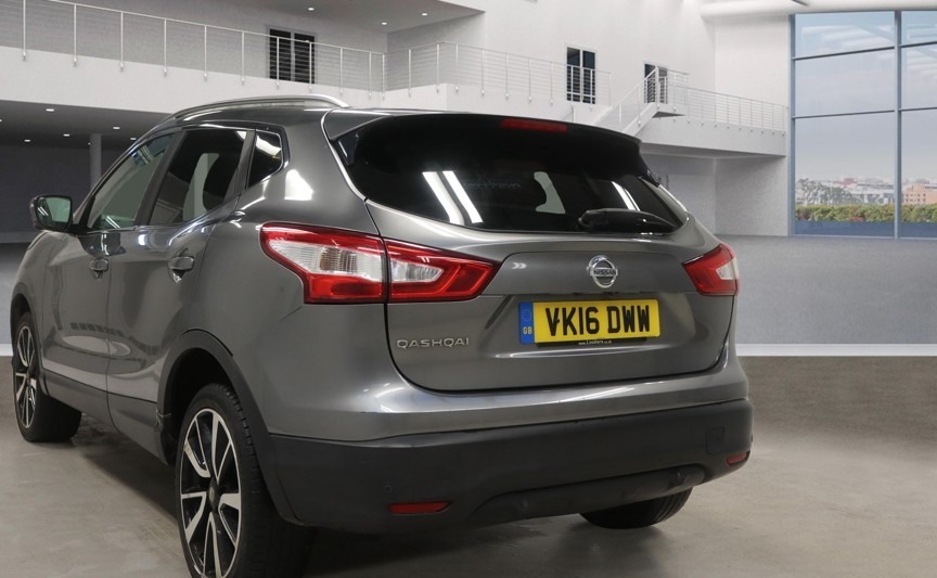 Used Nissan Qashqai 2016 for sale - 77240336: Photo 2