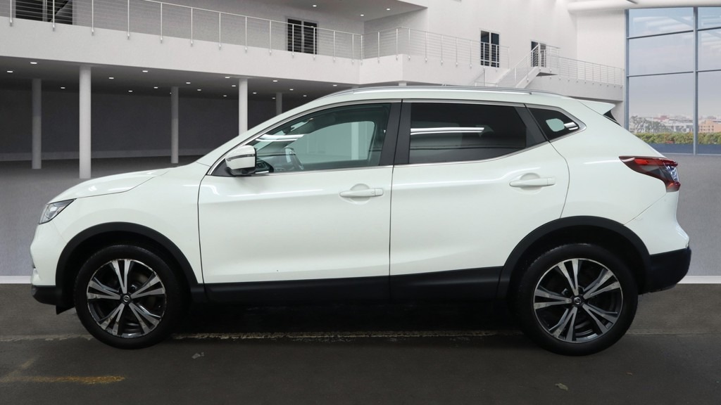 Used Nissan Qashqai 2018 for sale - 77207991: Photo 2