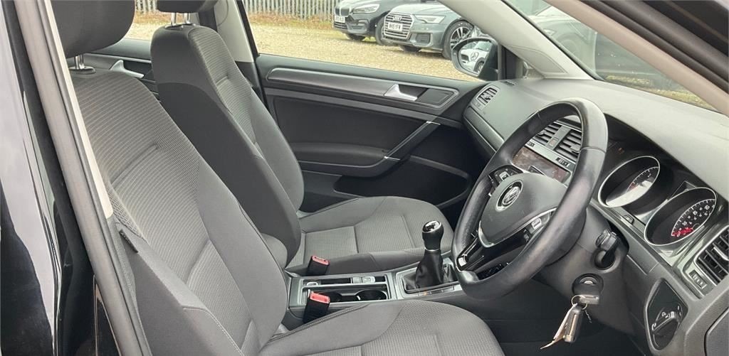 Used Volkswagen Golf 2017 for sale - 76505028: Photo 8