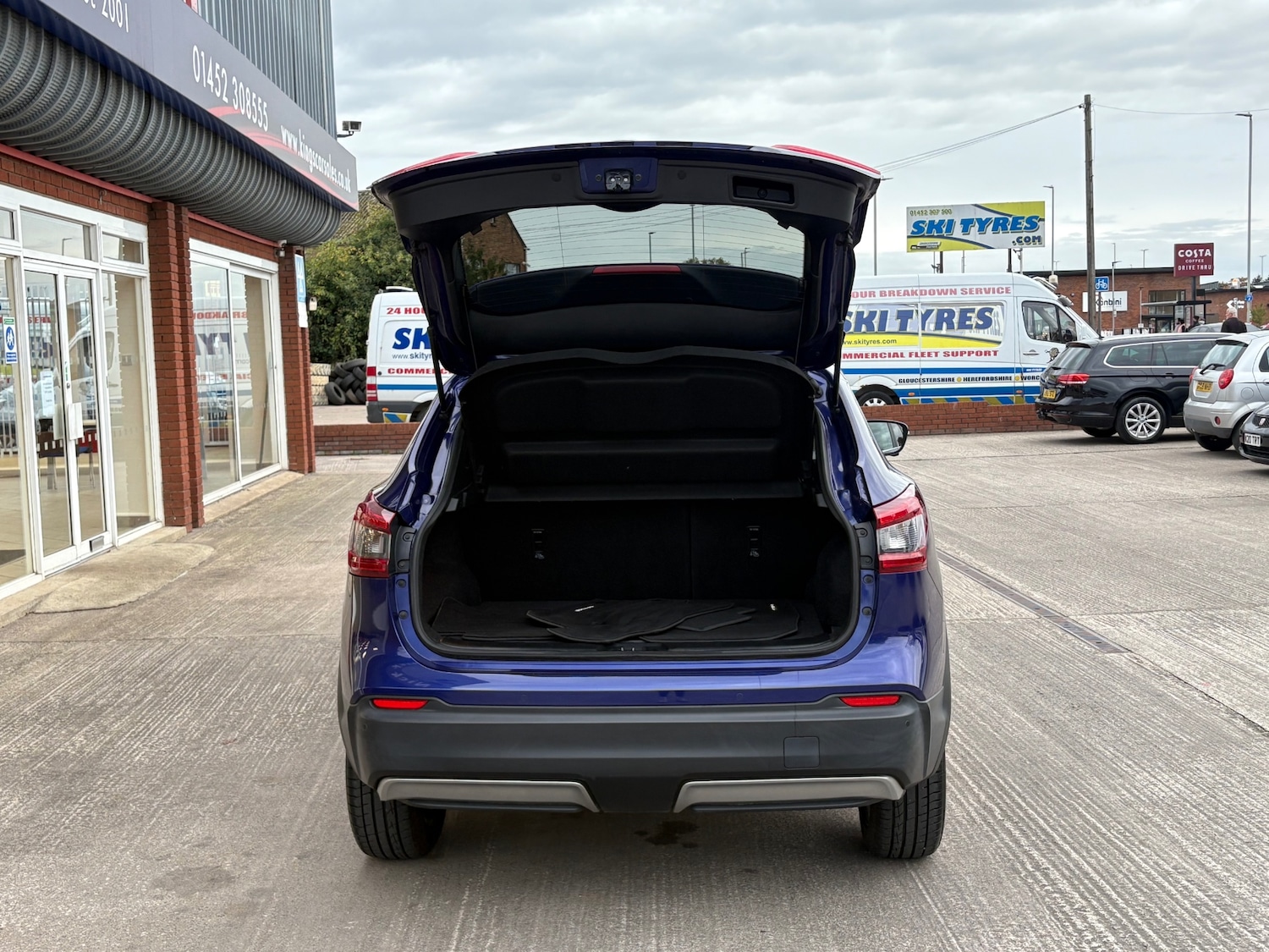 Used Nissan Qashqai 2018 for sale - 76288351: Photo 25