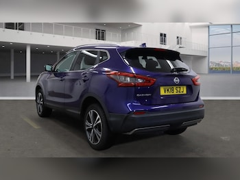 Used Nissan Qashqai 2018 for sale - 76288351: Photo 2