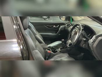 Used Nissan Qashqai 2017 for sale - 79706399: Photo