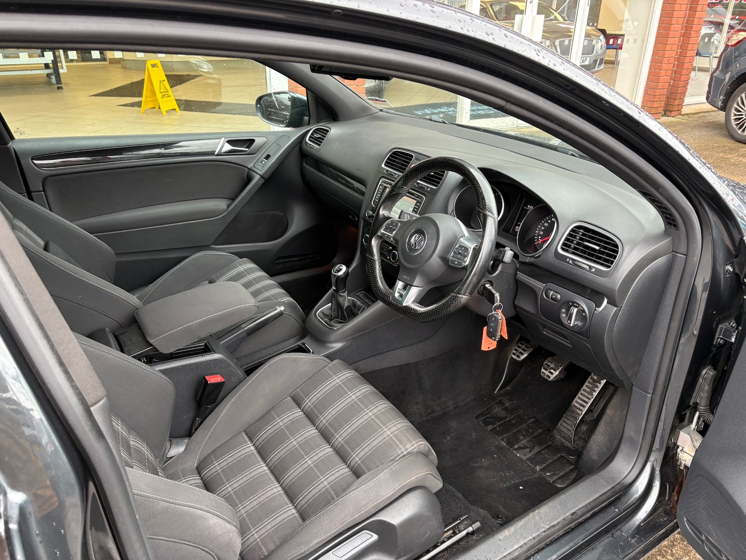 Used Volkswagen Golf 2010 for sale - 72378461: Photo 14