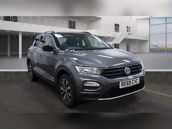 Used Volkswagen T-Roc 2019 for sale - 77326402: Photo