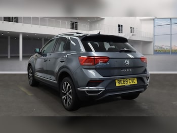 Used Volkswagen T-Roc 2019 for sale - 77326402: Photo