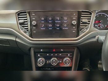 Used Volkswagen T-Roc 2019 for sale - 77326402: Photo