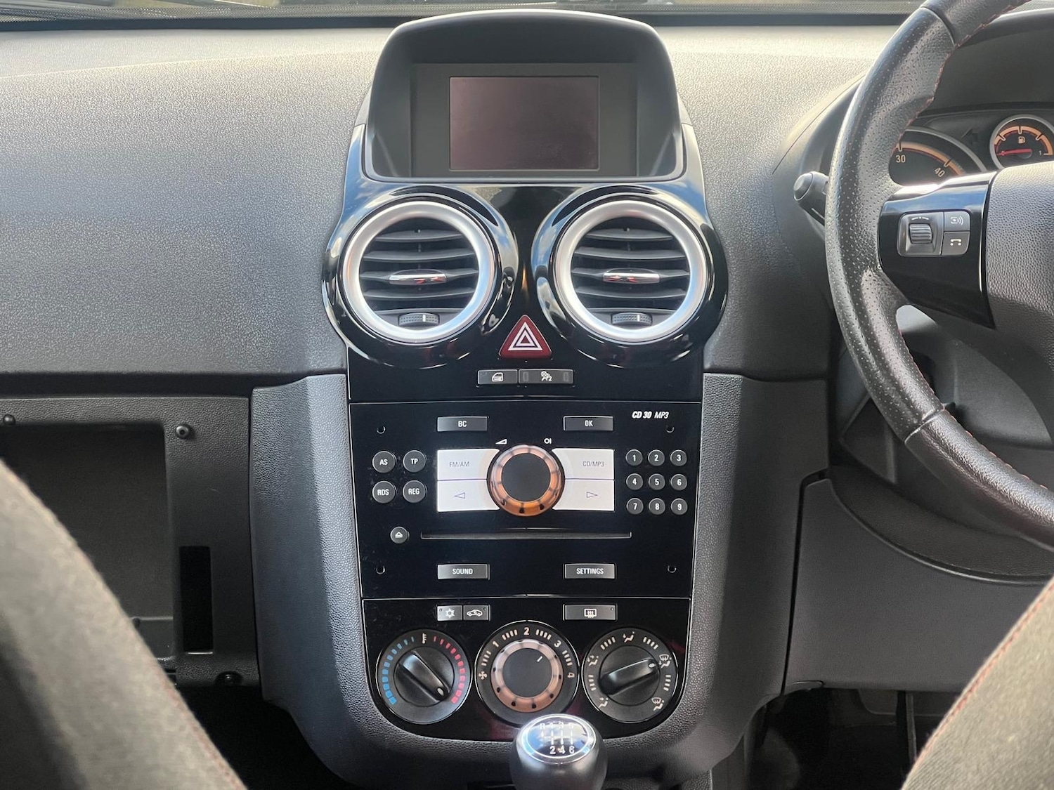 Used Vauxhall Corsa 2011 for sale - 76534072: Photo 4