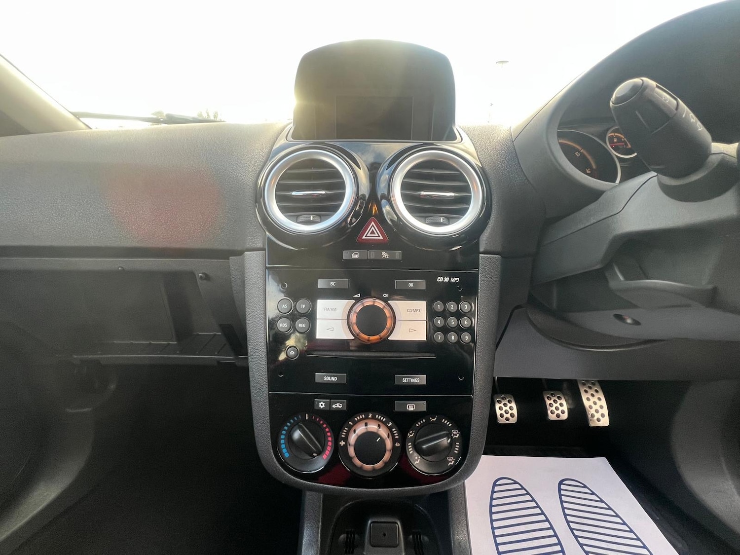 Used Vauxhall Corsa 2011 for sale - 76534072: Photo 5