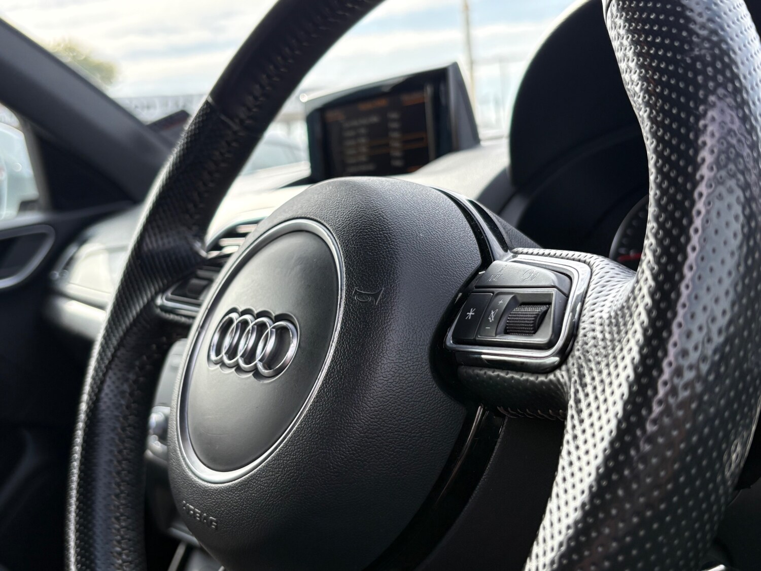 Used Audi Q3 2017 for sale - 76065376: Photo 35