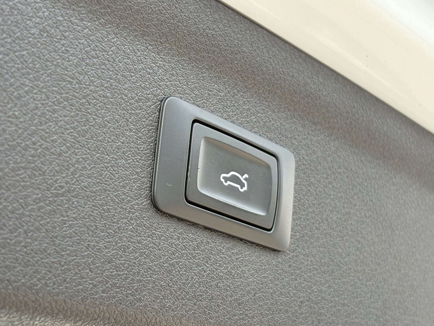 Used Audi Q3 2017 for sale - 76065376: Photo 41