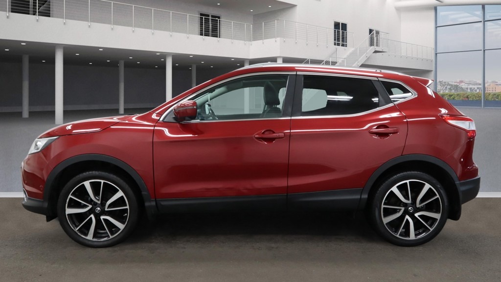Used Nissan Qashqai 2016 for sale - 77023510: Photo 2