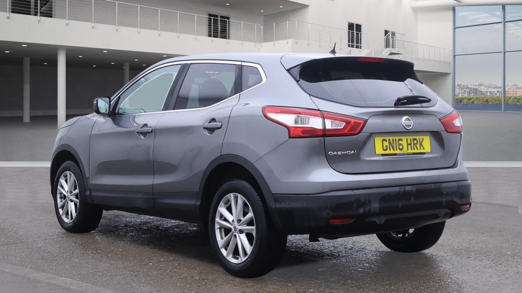 Used Nissan Qashqai 2016 for sale - 76682477: Photo 2