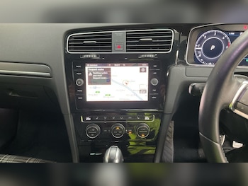 Used Volkswagen Golf 2017 for sale - 78267448: Photo