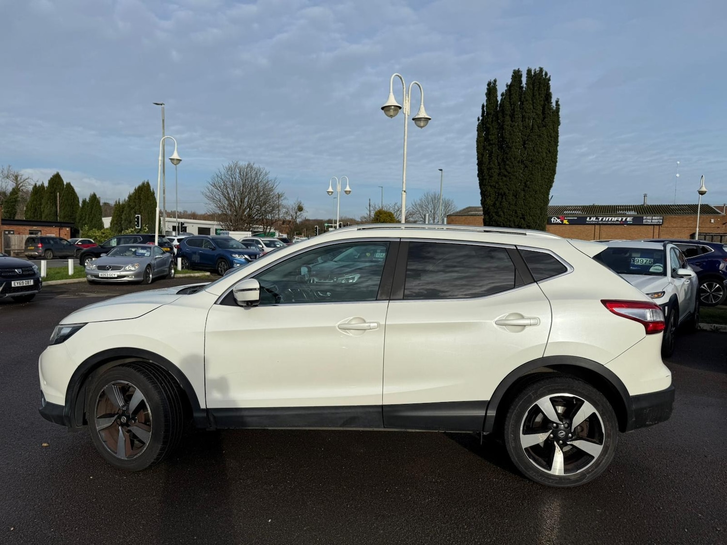 Used Nissan Qashqai 2015 for sale - 76815155: Photo 2