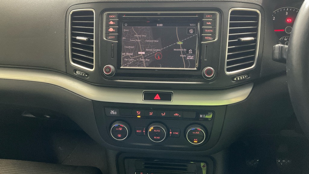 Used Volkswagen Sharan 2015 for sale - 77324740: Photo 3