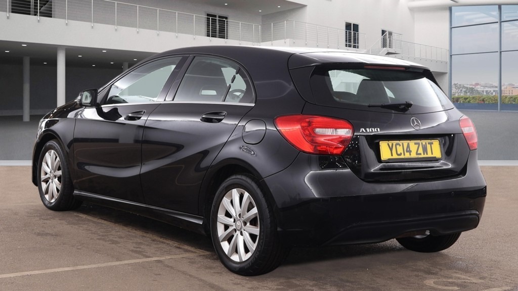 Used Mercedes-Benz A-Class 2014 for sale - 77640420: Photo 2
