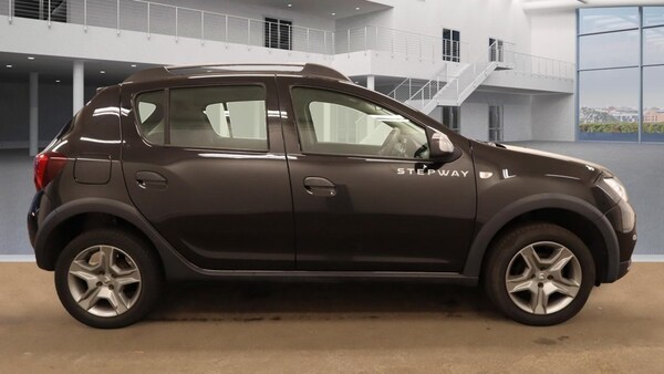 Used Dacia Sandero Stepway 2019 for sale - 75683607: Photo 5