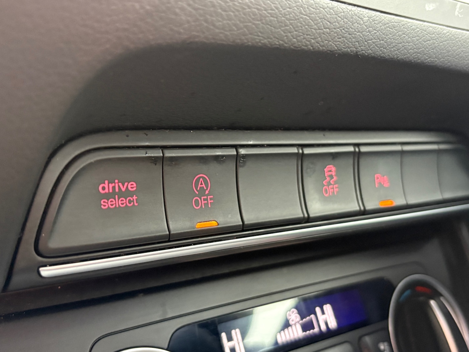 Used Audi Q3 2015 for sale - 76436581: Photo 19