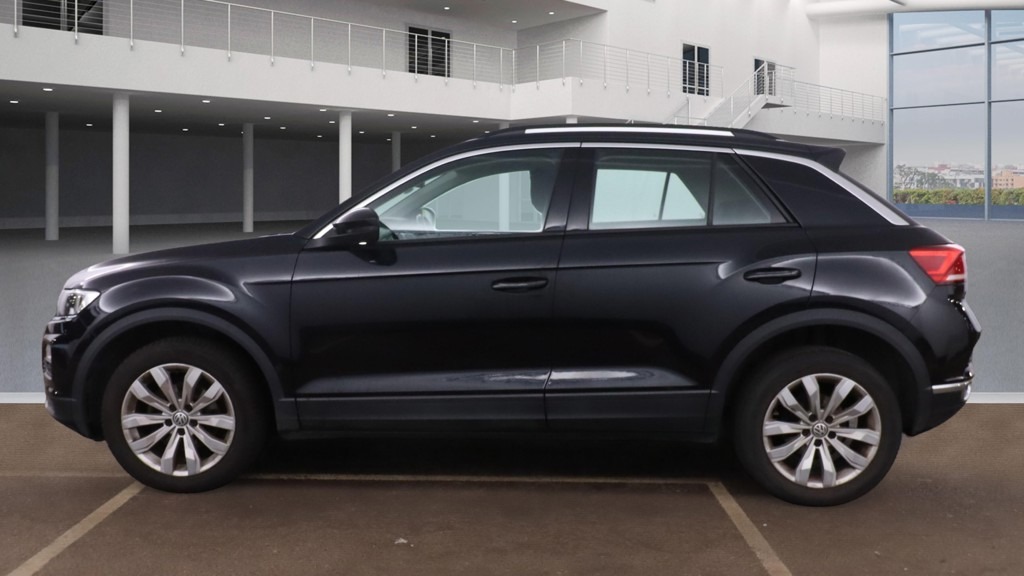 Used Volkswagen T-Roc 2019 for sale - 76625680: Photo 2