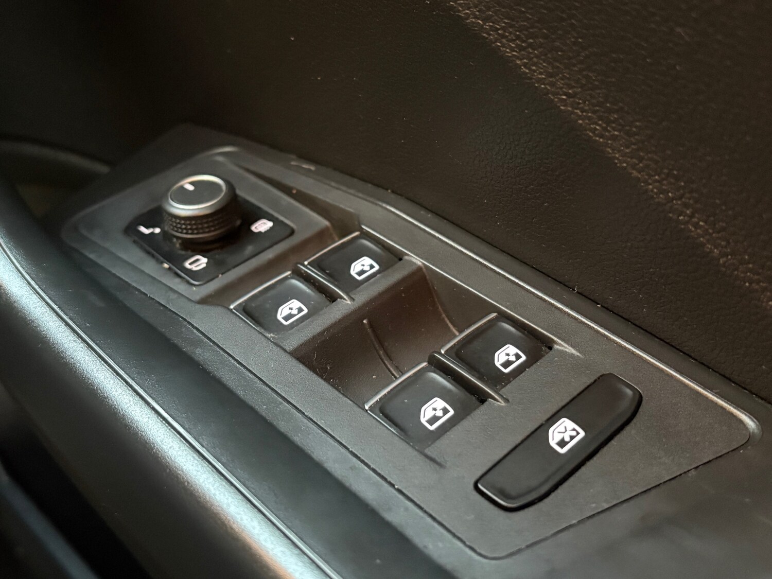 Used Volkswagen T-Roc 2019 for sale - 76625680: Photo 22