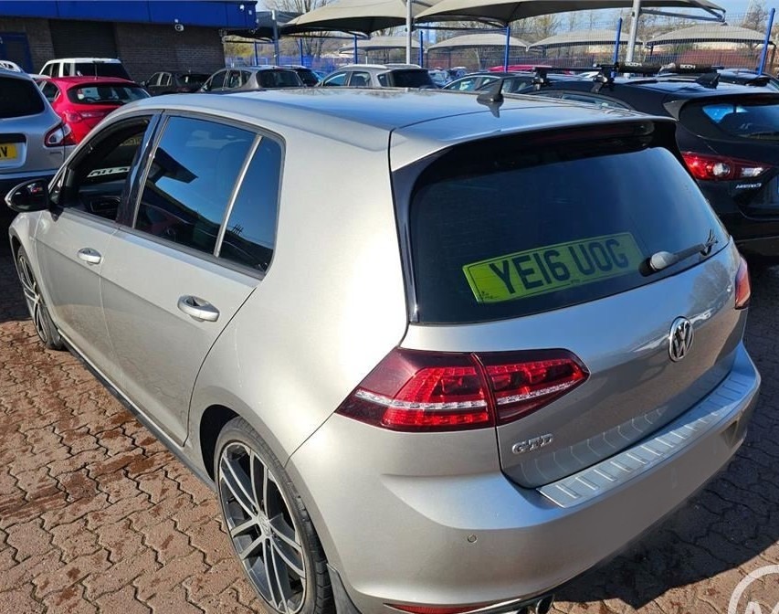 Used Volkswagen Golf 2016 for sale - 77950349: Photo 2