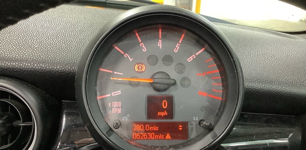 Used MINI Convertible 2015 for sale - 76932381: Photo 10