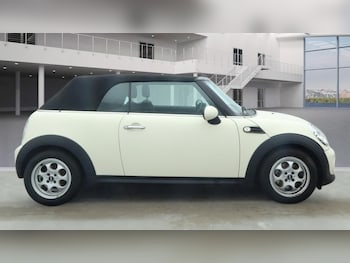 Used MINI Convertible 2015 for sale - 76932381: Photo
