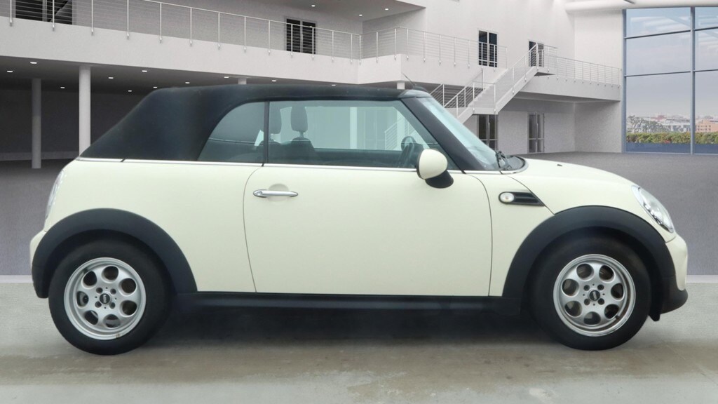 Used MINI Convertible 2015 for sale - 76932381: Photo 6