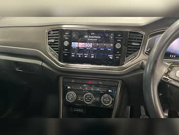 Used Volkswagen T-Roc 2019 for sale - 79651943: Photo