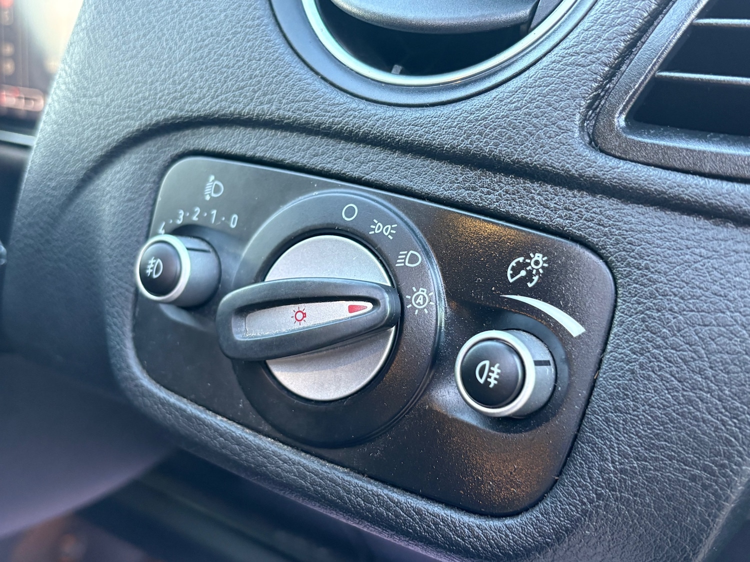 Used Ford S-Max 2013 for sale - 77653182: Photo 14