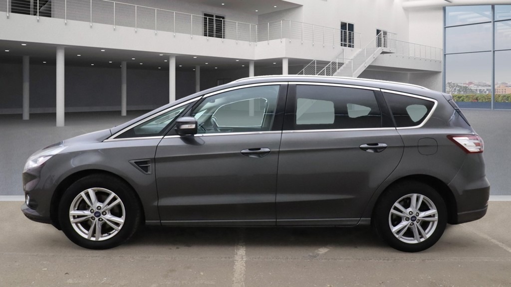 Used Ford S-Max 2017 for sale - 76525873: Photo 2