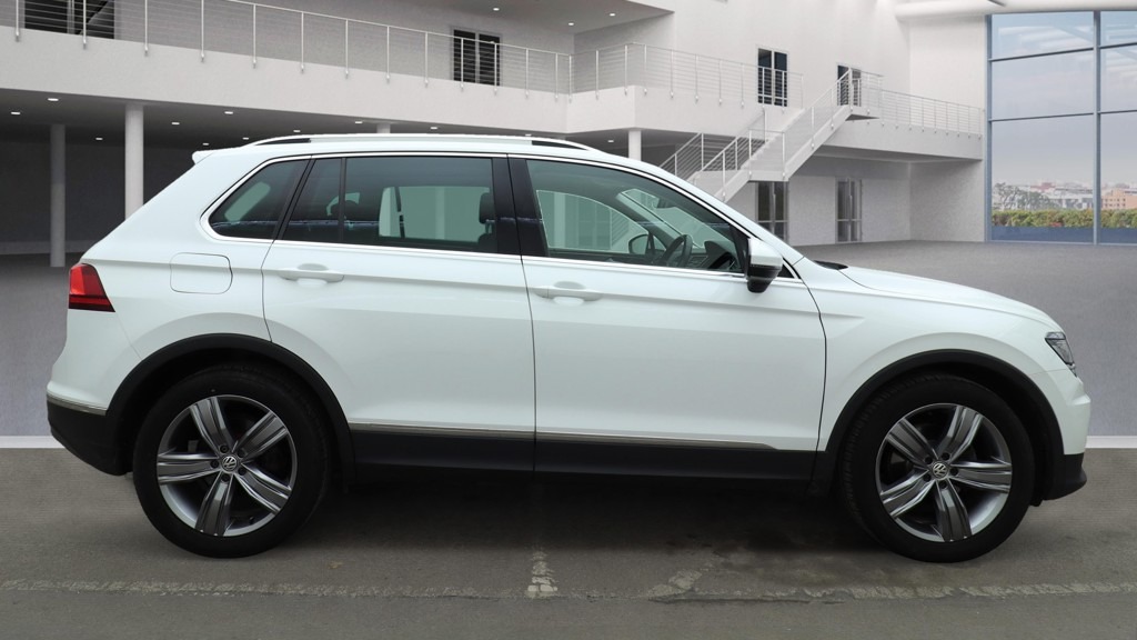 Used Volkswagen Tiguan 2018 for sale - 76940126: Photo 1