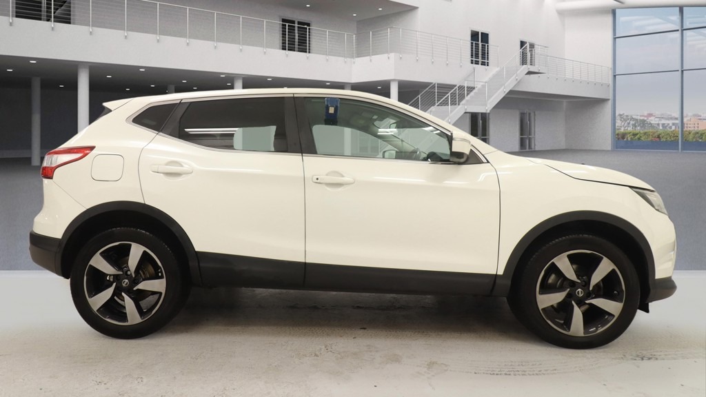 Used Nissan Qashqai 2015 for sale - 77138018: Photo 7