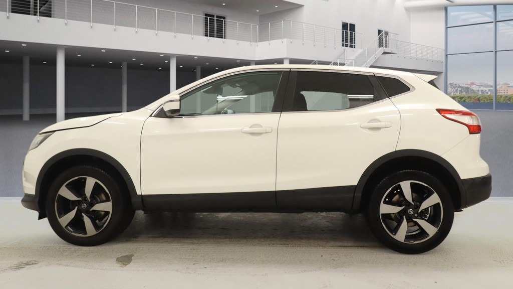 Used Nissan Qashqai 2015 for sale - 77138018: Photo 8