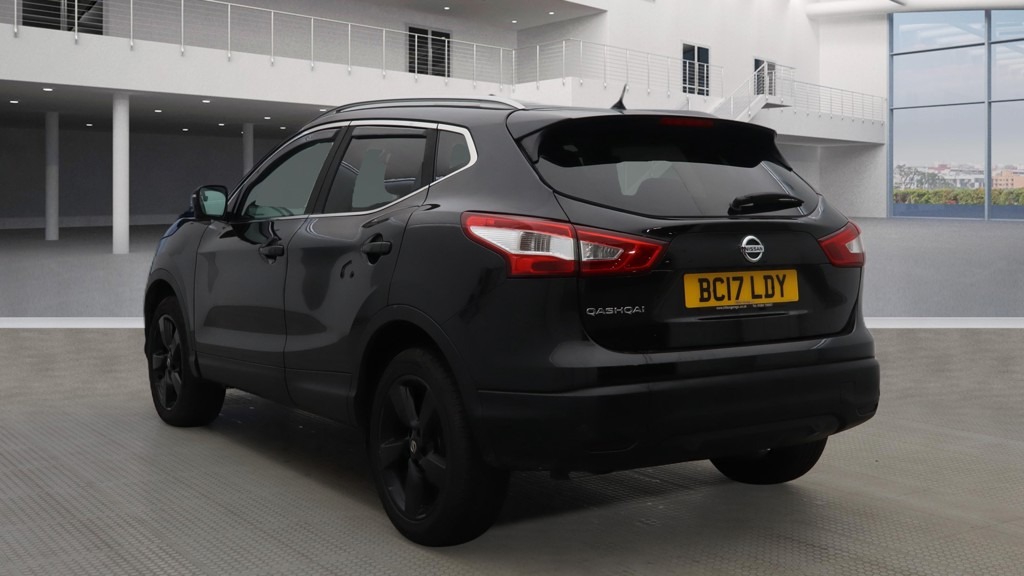Used Nissan Qashqai 2017 for sale - 77490777: Photo 2
