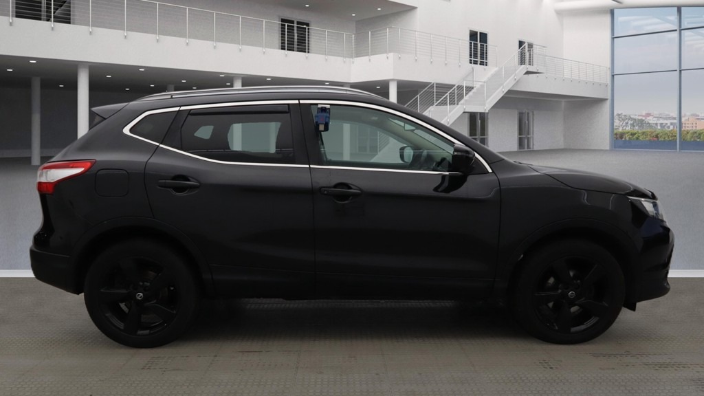 Used Nissan Qashqai 2017 for sale - 77490777: Photo 8