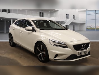 2017 (67) - D2 120 R DESIGN Nav Plus 5dr ++ SAT NAV / ULEZ / DAB ++