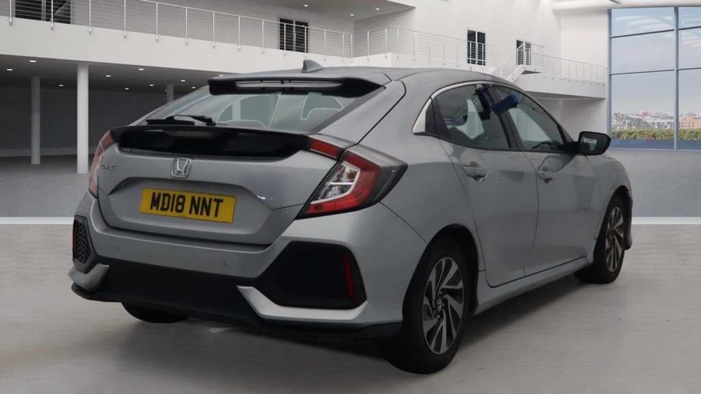 Used Honda Civic 2018 for sale - 76904720: Photo 5