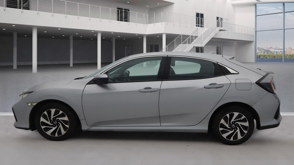 Used Honda Civic 2018 for sale - 76904720: Photo 6
