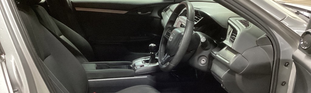 Used Honda Civic 2018 for sale - 76904720: Photo 7