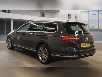 Used Volkswagen Passat 2019 for sale - 75724105: Photo