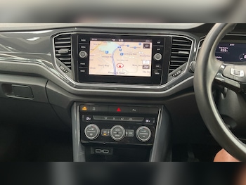 Used Volkswagen T-Roc 2019 for sale - 79357301: Photo